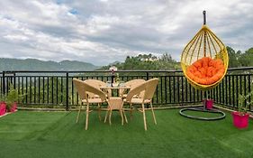 Mystic Forest View Kasauli I Serviced Villa I Best Seller I Vacations I Family Events I Open Air Lawn I Sky Bonfire I Kasauli By Exotic Stays