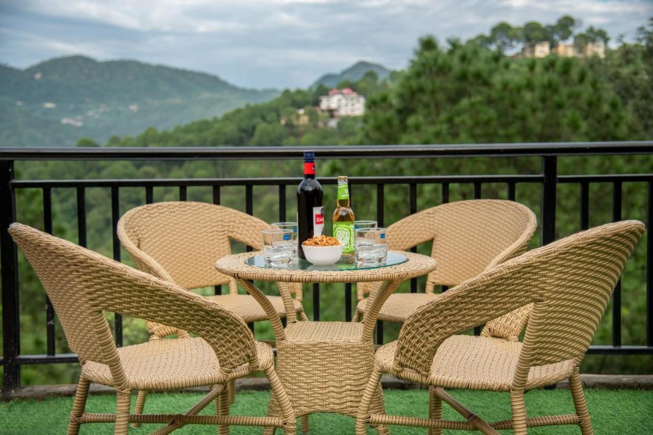 Mystic Forest View Kasauli I Serviced Villa I Best Seller I Vacations I Family Events I Open Air Lawn I Sky Bonfire I Kasauli By Exotic Stays Exterior photo